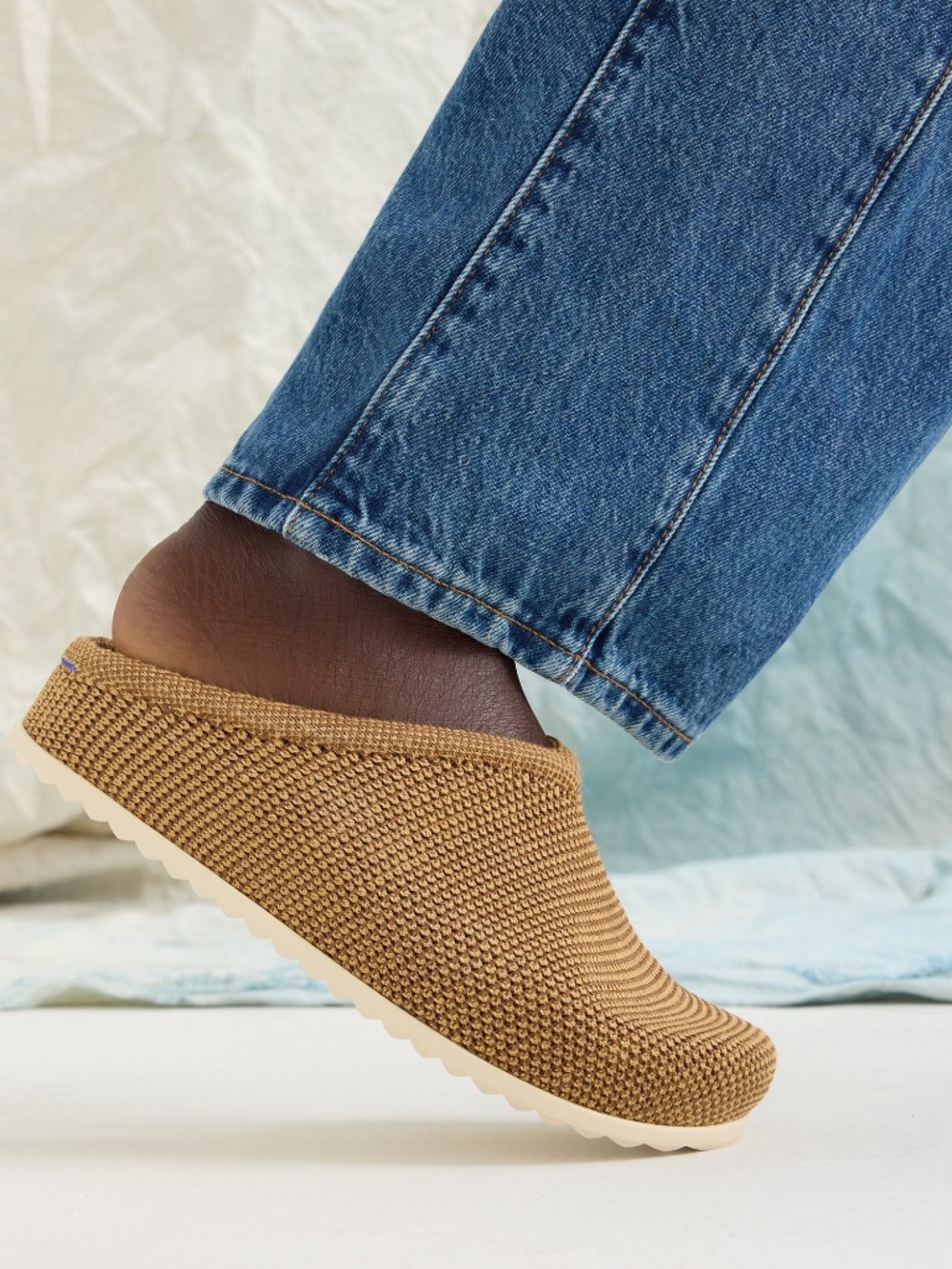 NWT Rothy's The Casual Clog - Wheat Raffia-Knit Size 9 - Picture 2 of 3